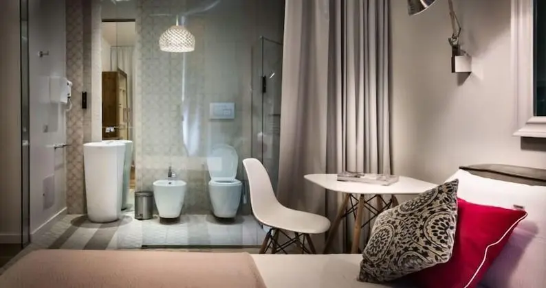 Comfort Tek Büyük Yataklı Oda