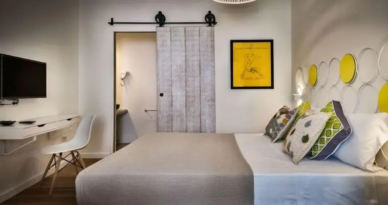 Comfort Tek Büyük Yataklı Oda