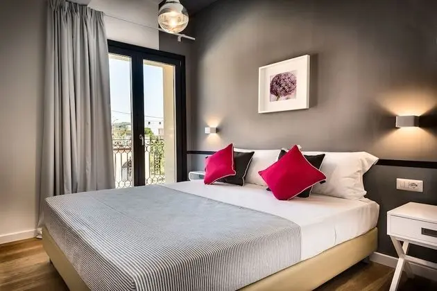 Süit, Balkon, Bahçe Manzaralı