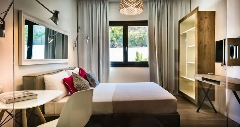 Süit, Balkon, Bahçe Manzaralı