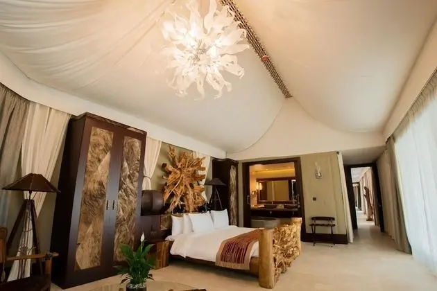Arabian Oryx Royal Pool Villa