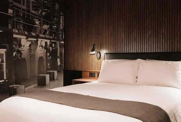 Snug - Double Room (No Window)