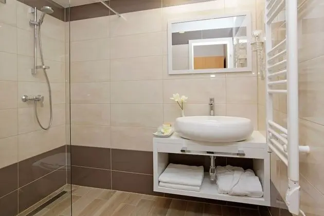 Standard Tek Büyük Yataklı Oda