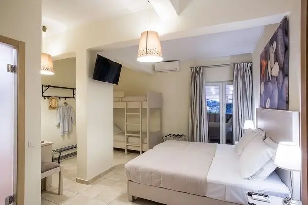 Standard Dört Kişilik Oda, Balkon