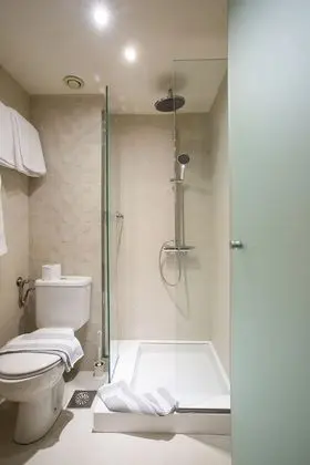 Standard Dört Kişilik Oda, Balkon