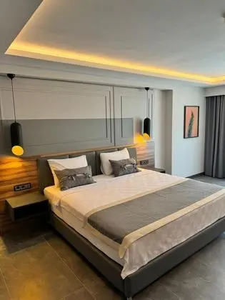 Deluxe Suite Room