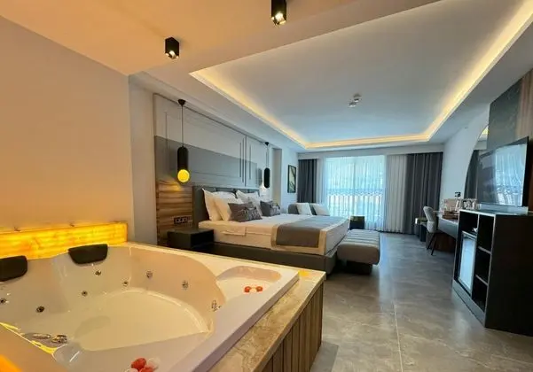 Deluxe Suite Room