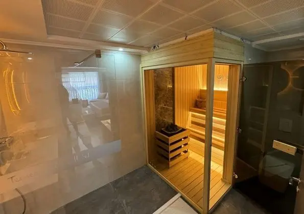 Deluxe Suite Room