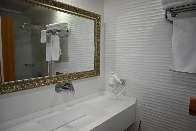 Çatı Katı Aile Odası Banyo