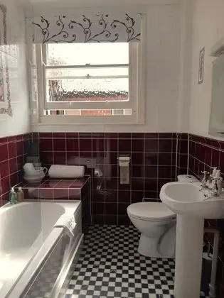 Standard Tek Kişilik Oda, Ortak Banyo (Small)