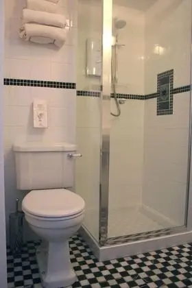 Üç Kişilik Oda, Özel Banyo