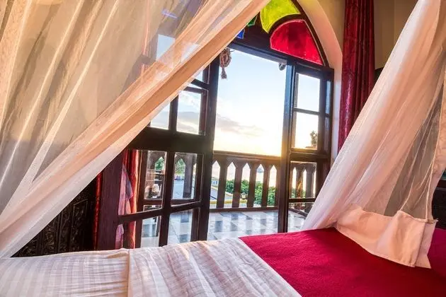 Tek Büyük Yataklı Oda, Balkon, Deniz Manzaralı