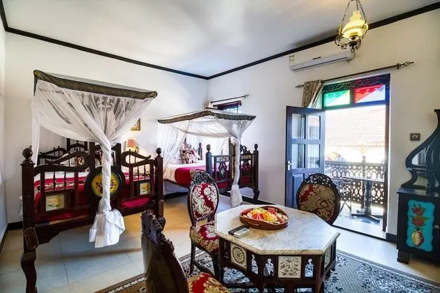 Üç Kişilik Oda, Balkon, Deniz Manzaralı