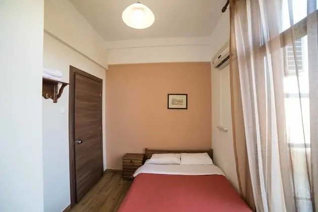 Tek Büyük Yataklı Oda, Ortak Banyo