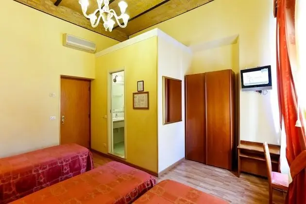 Üç Kişilik Oda