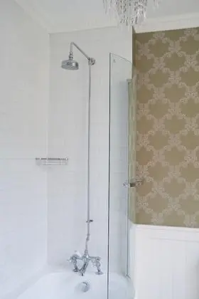 Deluxe Tek Büyük Yataklı Oda, 1 Çift Kişilik Yatak, Özel Banyo, Bahçe Manzaralı