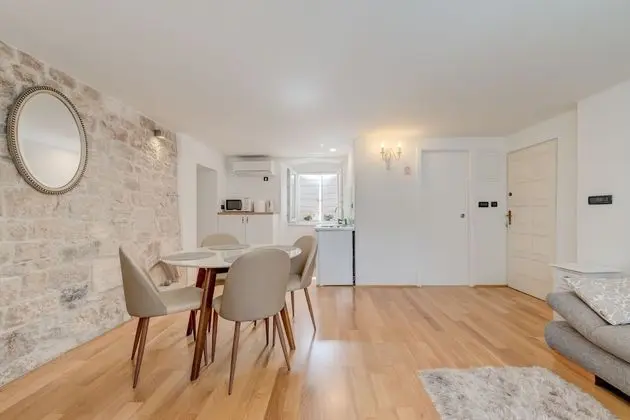 Deluxe Apartment - City View (Adamova ulica 5)