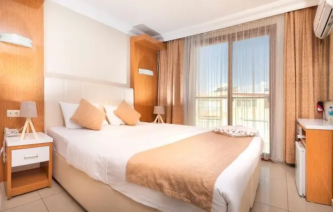 https://imagessl.etstur.com/files/images/hotelImages/TR/50441/l/Temple-Miletos-Spa-Hotel-Genel-296145.jpg