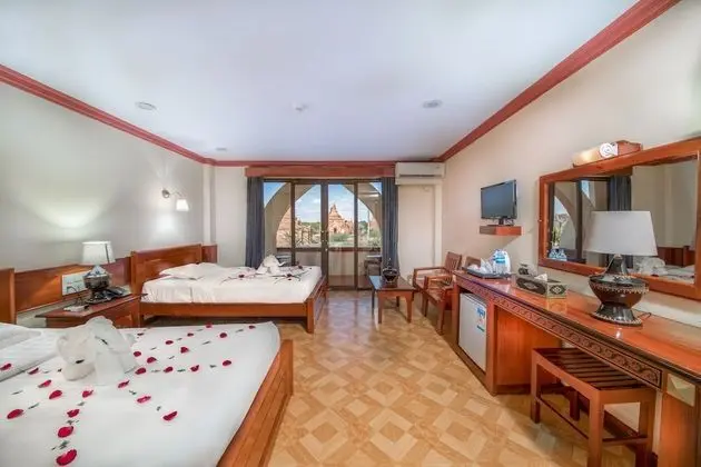 Deluxe Oda, Balkon (Temple View)
