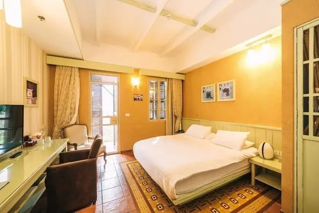 Jacuzzi Deluxe Room with Balcony