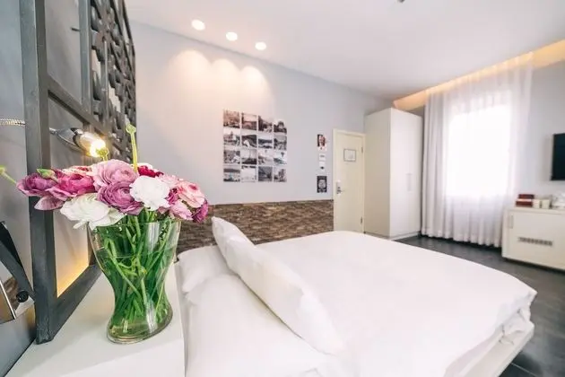 Jacuzzi Deluxe Room with Balcony