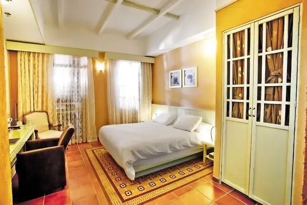 Jacuzzi Deluxe Room with Balcony
