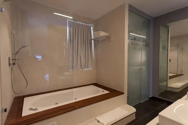 Jacuzzi Deluxe Room with Balcony