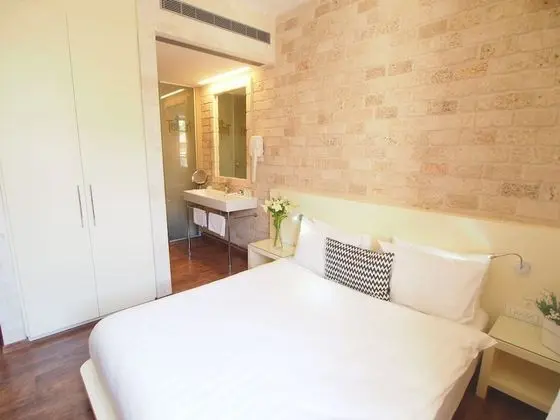 Standard Room - Traditional Decor