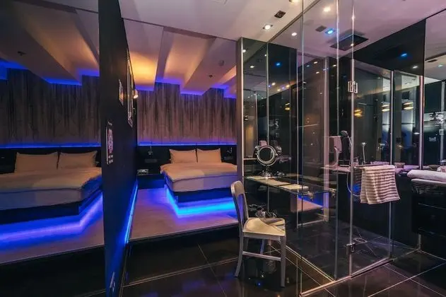 Standard Room - Ultra Modern Decor