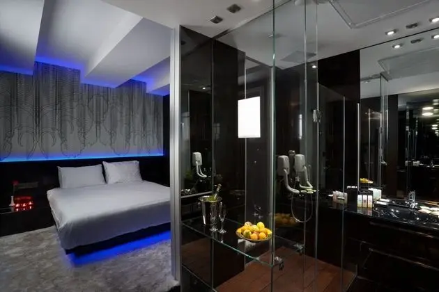 Standard Room - Ultra Modern Decor