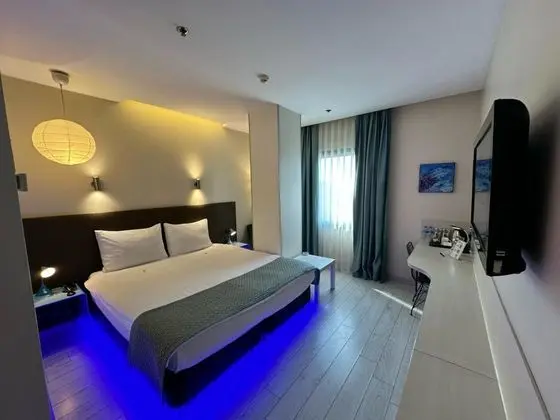 Standart Oda, Sokak Manzaralı