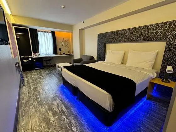 Standart Oda, Şehir Manzaralı
