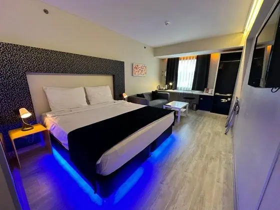 Standart Oda, Şehir Manzaralı