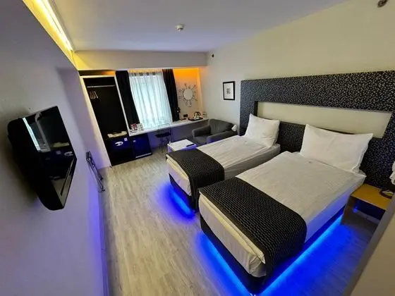 Standart Oda, Şehir Manzaralı