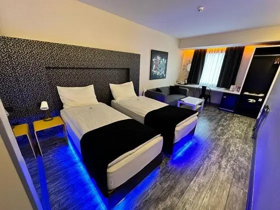 Standart Oda, Şehir Manzaralı