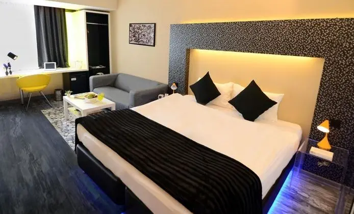 Standart Oda, Şehir Manzaralı