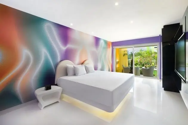 Trendy Garden View Playful Experience