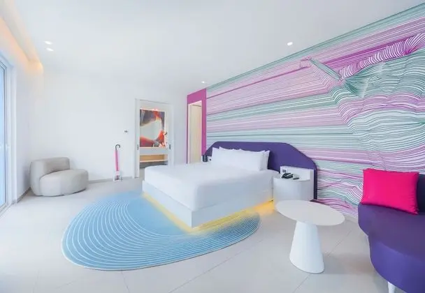 Celebrity Master Suite Swim Up Pool (Opening rate)