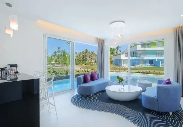 Celebrity Master Suite Swim Up Pool (Opening rate)