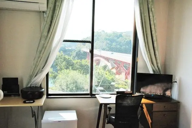 İki Ayrı Yataklı Oda, Sigara İçilmez