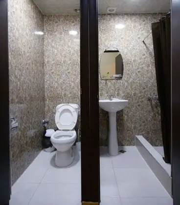 Standard Tek Büyük veya İki Ayrı Yataklı Oda, Ortak Banyo