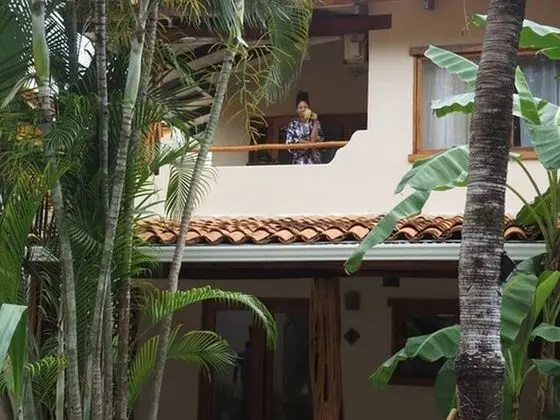 One Bedroom Apartment w/Balcony