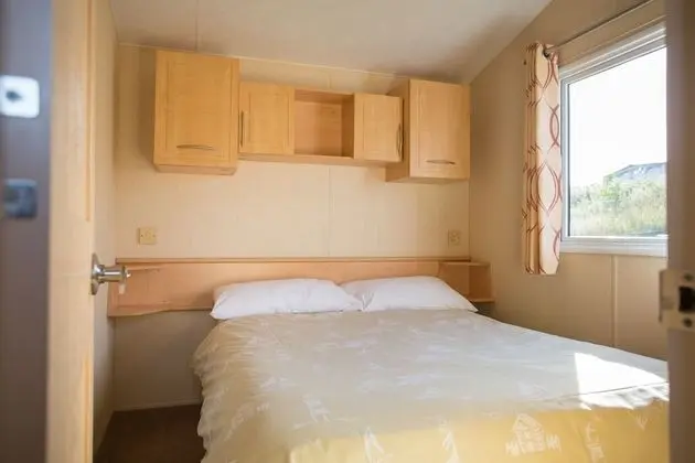 Basic Karavan, 2 Yatak Odası (Sunsaver)