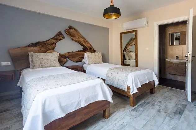Twin, Şehir Manzaralı