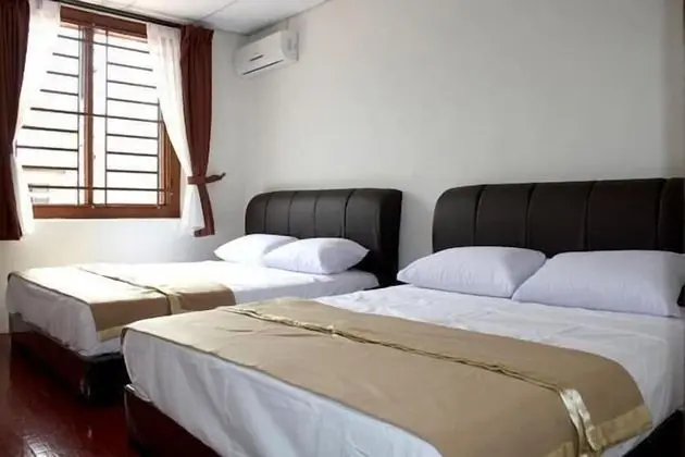 Dört Kişilik Oda, 2 Çift Kişilik Yatak, Ortak Banyo