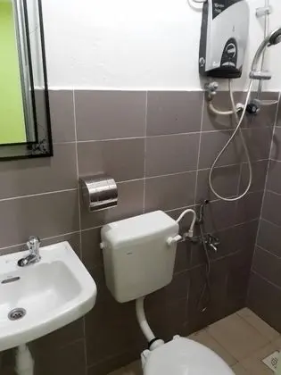 Dört Kişilik Oda, 2 Çift Kişilik Yatak, Ortak Banyo