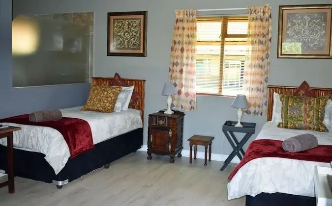 Classic Tek Büyük veya İki Ayrı Yataklı Oda (Suites Twins (6))