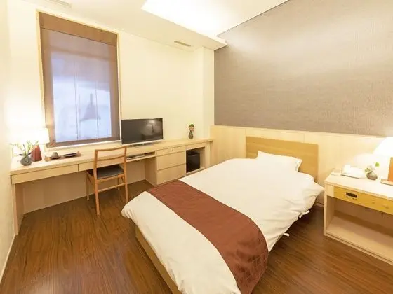 Tek Kişilik Oda, Sigara İçilmez (With living room)