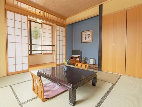 Traditional Dört Kişilik Oda, Sigara İçilmez, Ortak Banyo (Japanese Style)