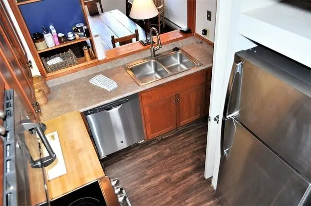 Sıra Ev, 1 Büyük (Queen) Boy Yatak (Tennis Townhome 2 Bd 25 Ba TTMR)